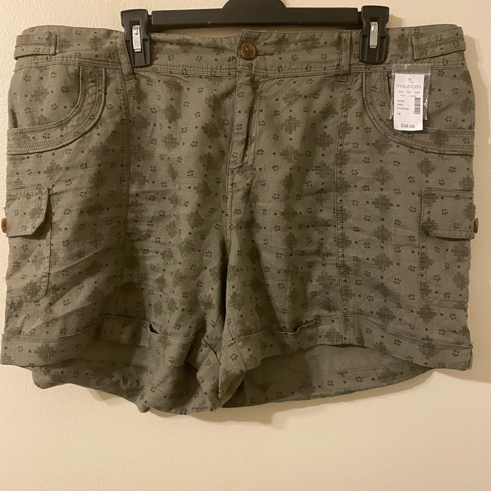 New NWT Maurices Olive Native American Aztec Pattern Size 16 4.5”‎ Inseam